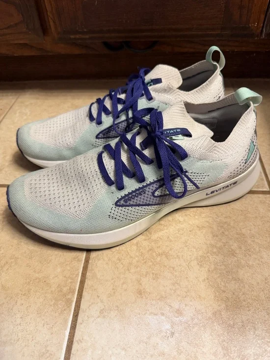 Brooks Women's Levitate Running Shoe - Mint and Purple Accents Sz 10 - Picture 4 of 9